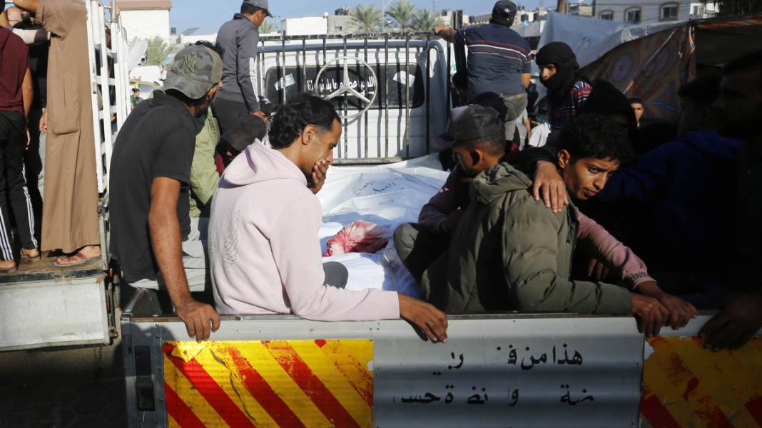 Gazze 31 gündür bombalanıyor... 'İnsanlık' ateş altında 4